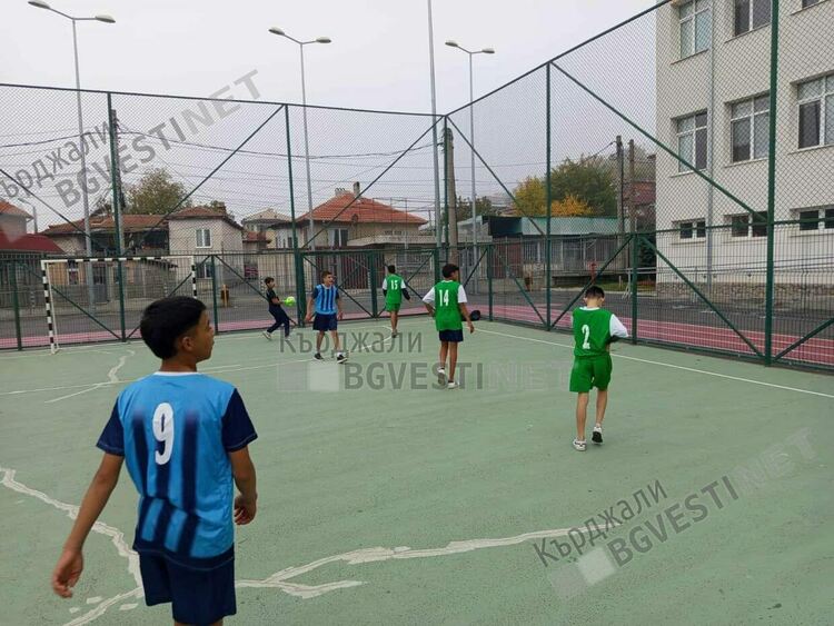 Футболистите на кв.”Боровец” в Кърджали спечелиха турнира на малцинствата