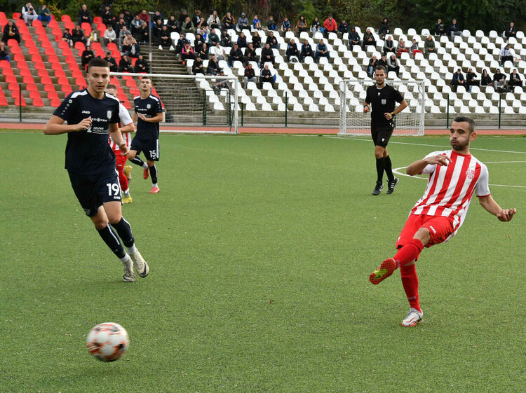 Нажежени страсти и без победител в дербито между “Хасково” и “Харманли”