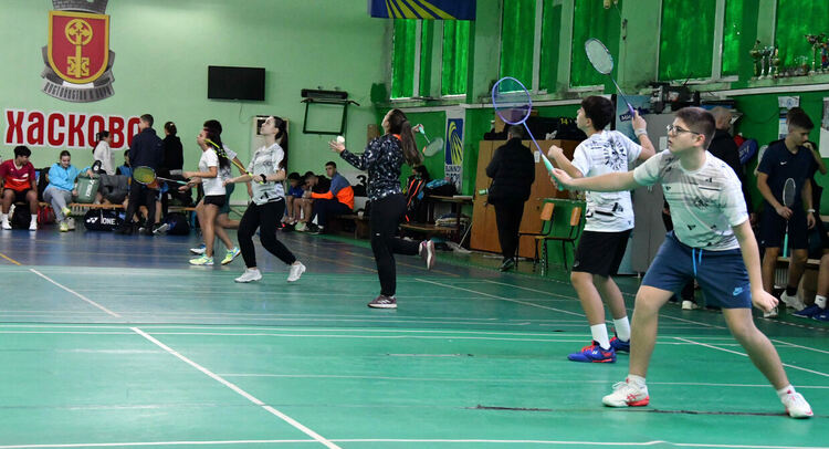 Продължават финалите по бадминтон в Хасково