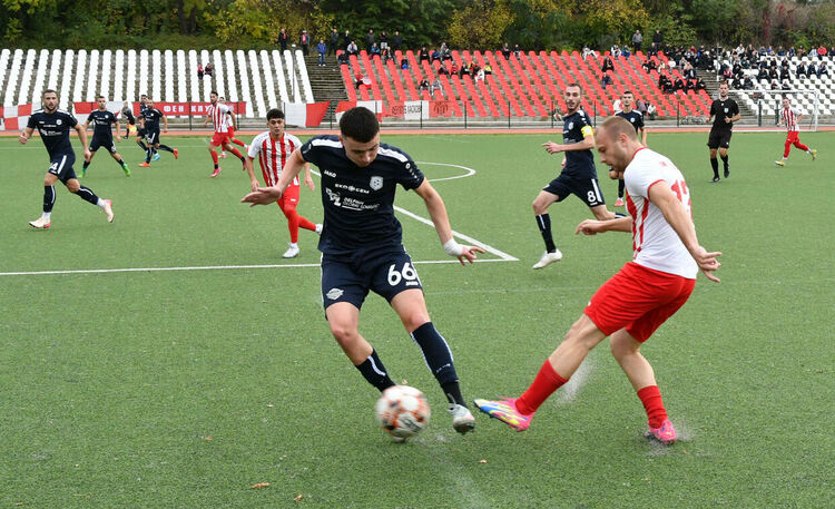 Нажежени страсти и без победител в дербито между “Хасково” и “Харманли”