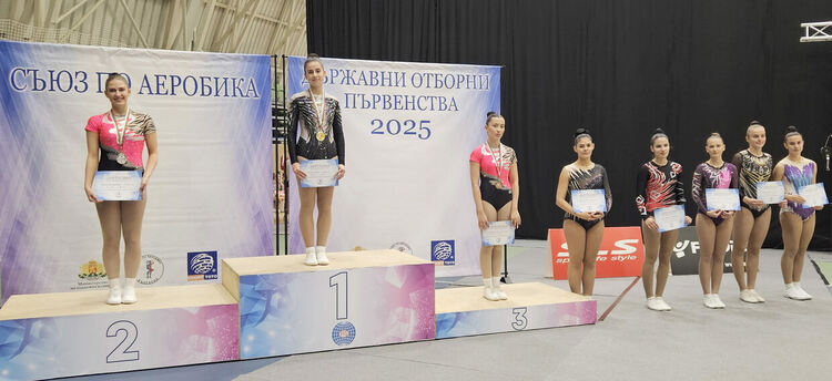 Две отборни купи и златни медали за „Виолена“ от Държавно първенство и Национален турнир в Пловдив