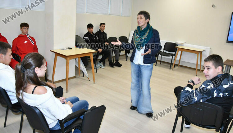 Специалист по киберсигурност в Хасково: Киберпрестъпниците сканират телефоните ви за снимки с деца