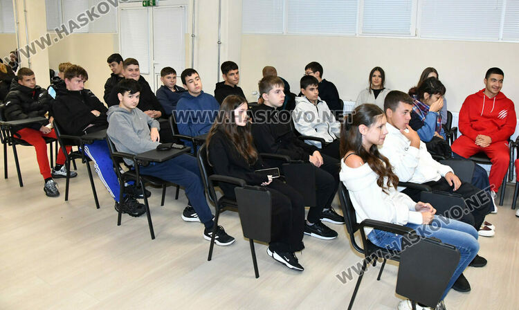 Специалист по киберсигурност в Хасково: Киберпрестъпниците сканират телефоните ви за снимки с деца