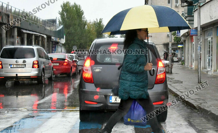 Оранжев код за валежи в понеделник в Хасковска област