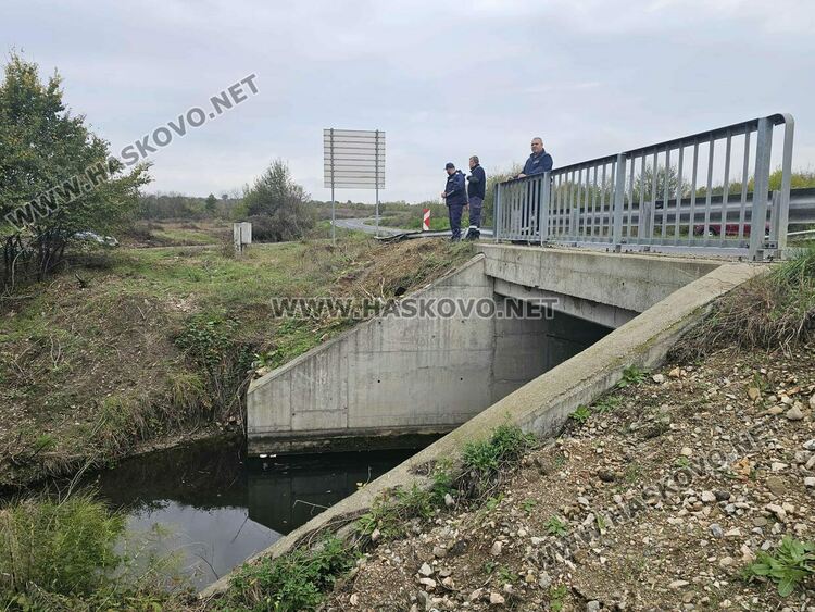 Полицай и двама пожарникари са сред първите, спасявали 14-те пътници от катастрофиралия автобус