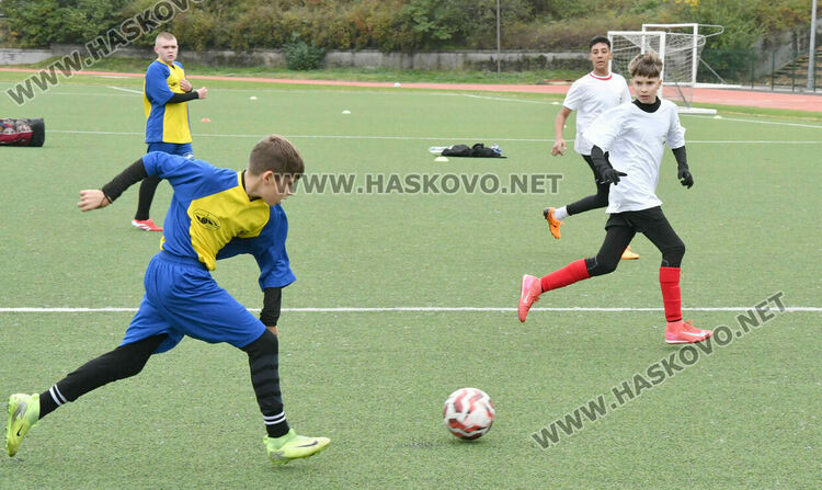Ударно начало на ученическите игри по футбол