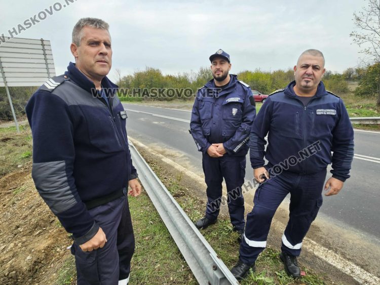 Полицай и двама пожарникари са сред първите, спасявали 14-те пътници от катастрофиралия автобус