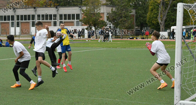Ударно начало на ученическите игри по футбол