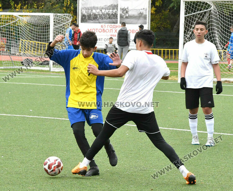 Ударно начало на ученическите игри по футбол
