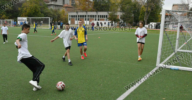 Ударно начало на ученическите игри по футбол