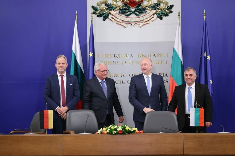 Подписват договора за изграждане на завод за барут и артилерийски снаряди у нас