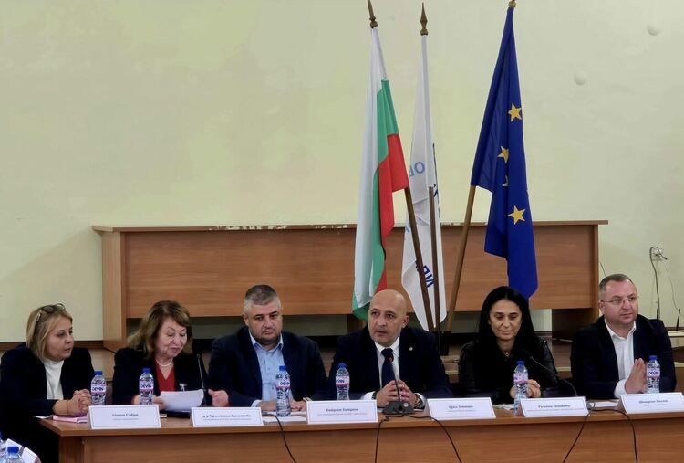 Социалната политика и опита на общините бяха обсъдени на форум в Кърджали