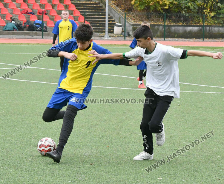 Ударно начало на ученическите игри по футбол