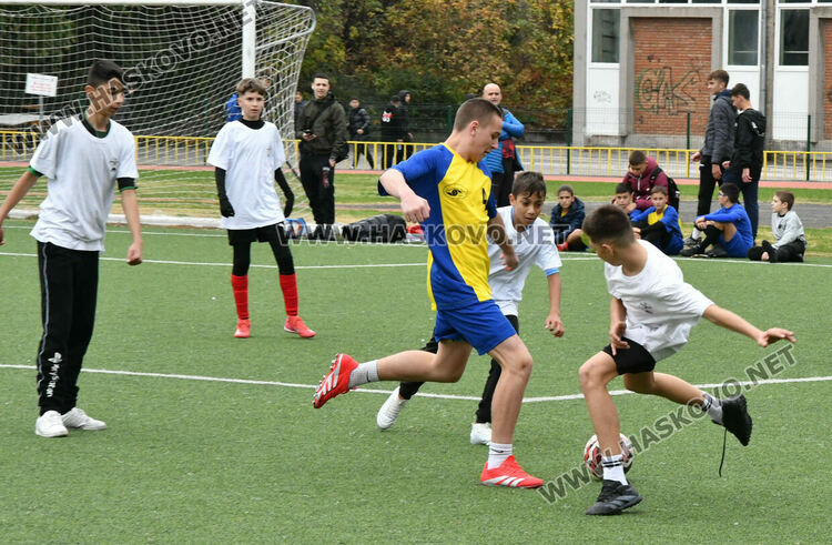 Ударно начало на ученическите игри по футбол