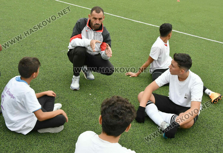 Ударно начало на ученическите игри по футбол