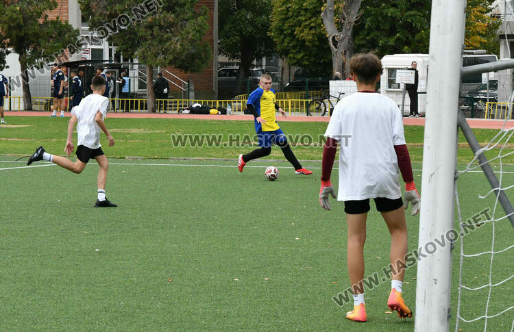 Ударно начало на ученическите игри по футбол
