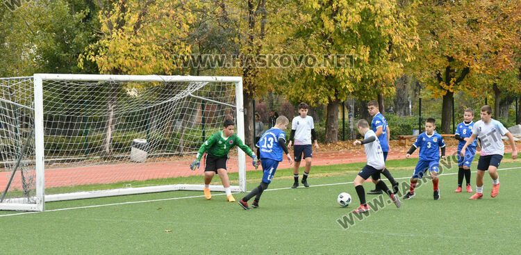 Ударно начало на ученическите игри по футбол