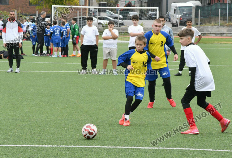 Ударно начало на ученическите игри по футбол