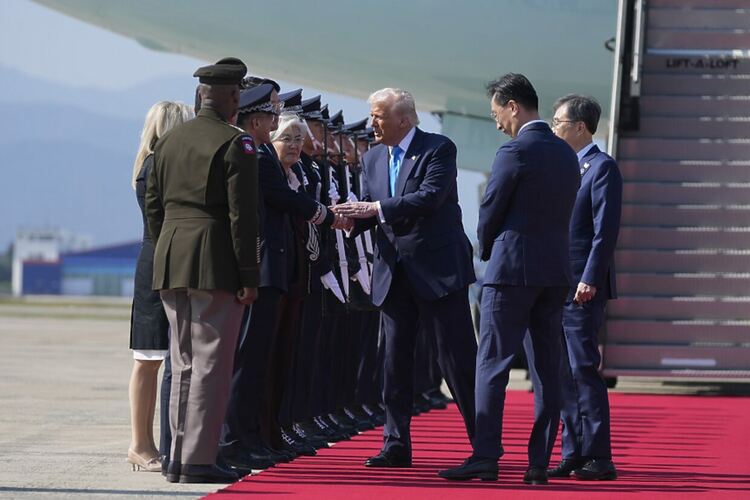 Тръмп каза, че САЩ скоро ще имат търговско споразумение с Южна Корея