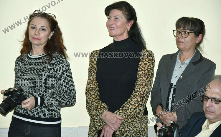 Ученици от ПМГ пресъздадоха борбата за светско образование в открит урок по родолюбие 