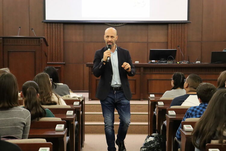 Проф. д-р Савов: Изкуственият интелект се използва в пъти по-добре от престъпните организации