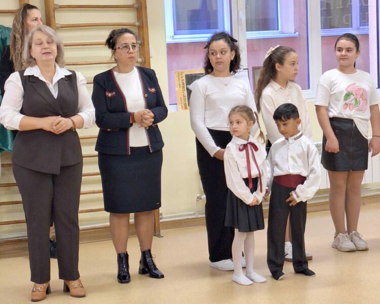 Ученици и деца от Хасково отбелязаха Деня на народните будители по неповторим начин