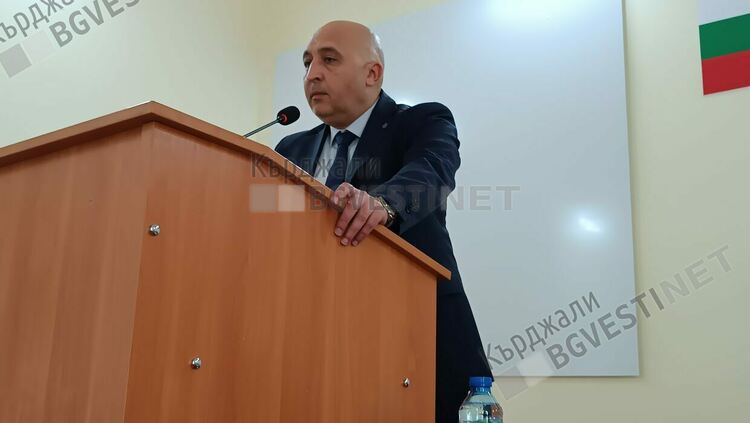 Ерол Мюмюн награди успешният кърджалиец Атанас Митрев,прославил Кърджали в страната и чужбина