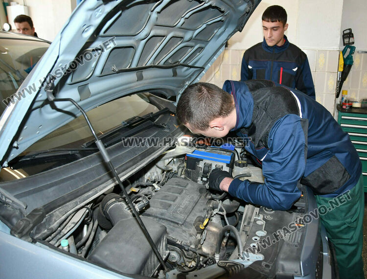 ПГТАТ „Н. Й. Вапцаров“ – Хасково: Иновативни практики, европейски опит и STEM бъдеще