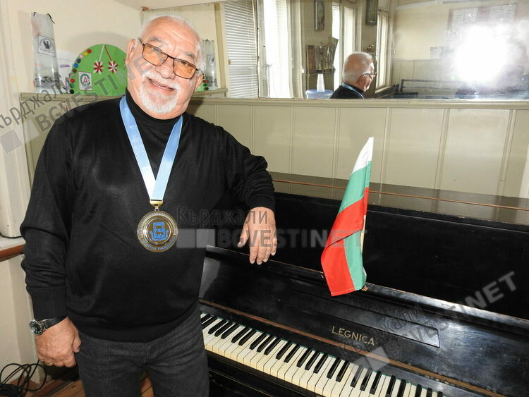 Нешко Нешев