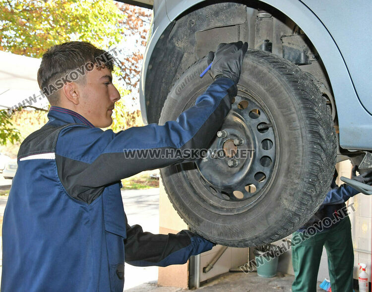 ПГТАТ „Н. Й. Вапцаров“ – Хасково: Иновативни практики, европейски опит и STEM бъдеще