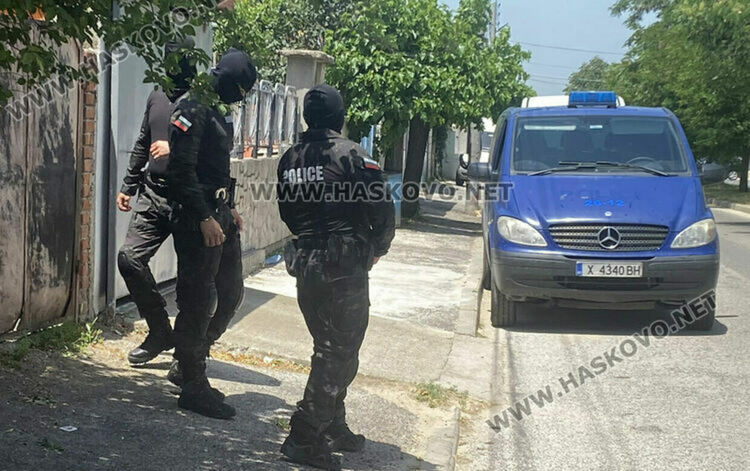 Задържаха трима за притежание на дрога в Хасково и Димитровград