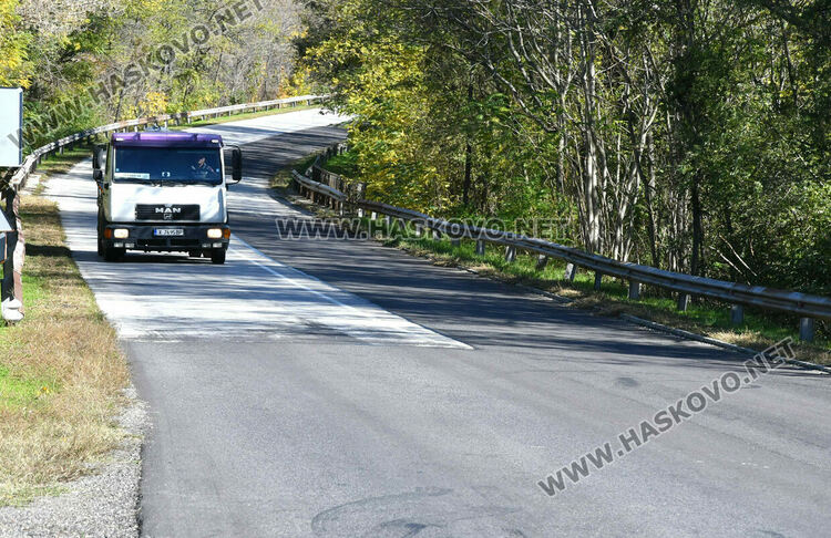Водачи се жалват от липса на хоризонтална маркировка по пътя Хасково-Харманли