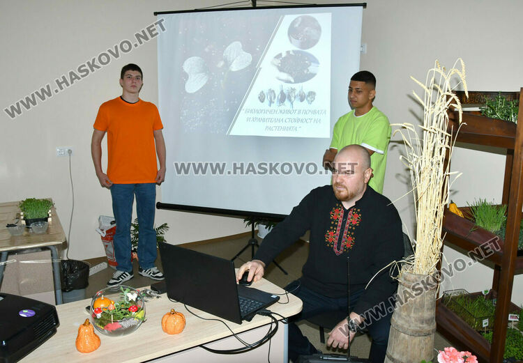 ПГТАТ „Н. Й. Вапцаров“ – Хасково: Иновативни практики, европейски опит и STEM бъдеще