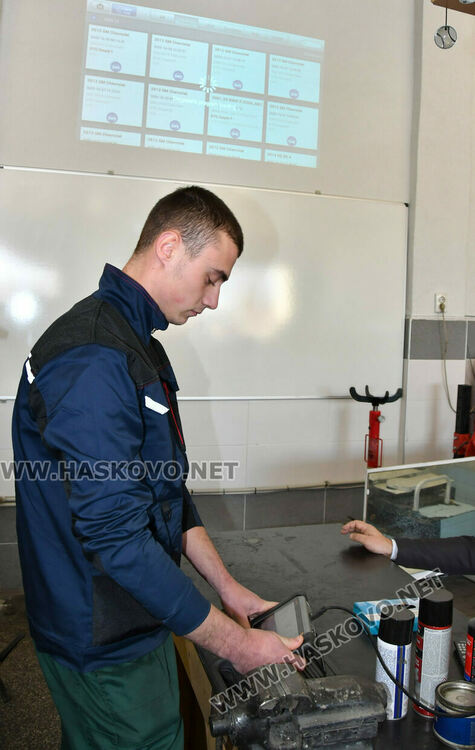 ПГТАТ „Н. Й. Вапцаров“ – Хасково: Иновативни практики, европейски опит и STEM бъдеще