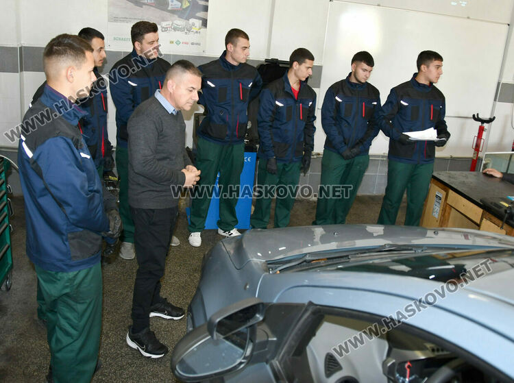 ПГТАТ „Н. Й. Вапцаров“ – Хасково: Иновативни практики, европейски опит и STEM бъдеще