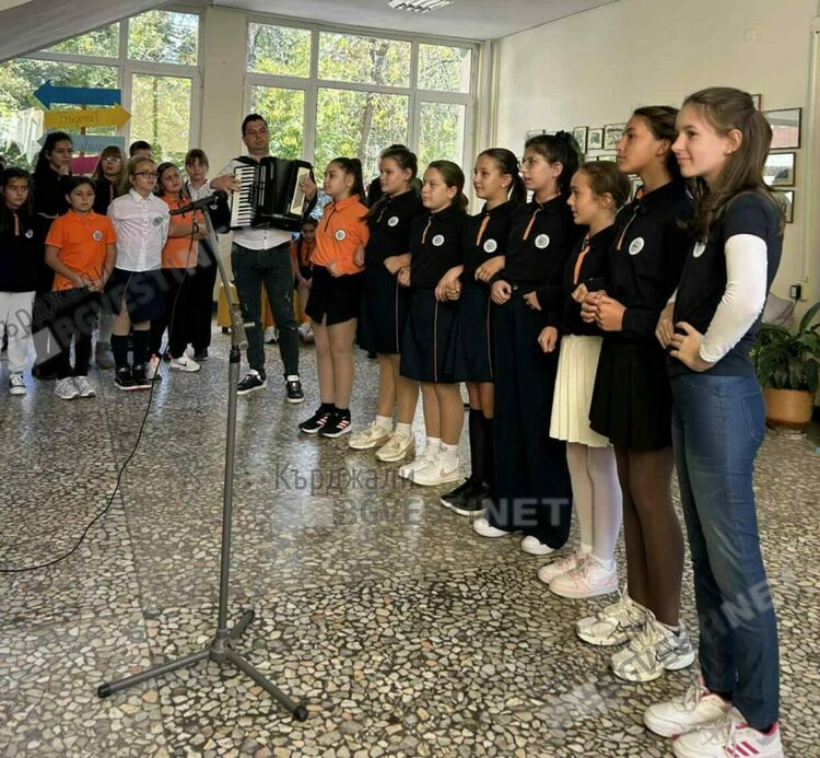 Паисиевци отбелязаха тържествено Деня на народните будители