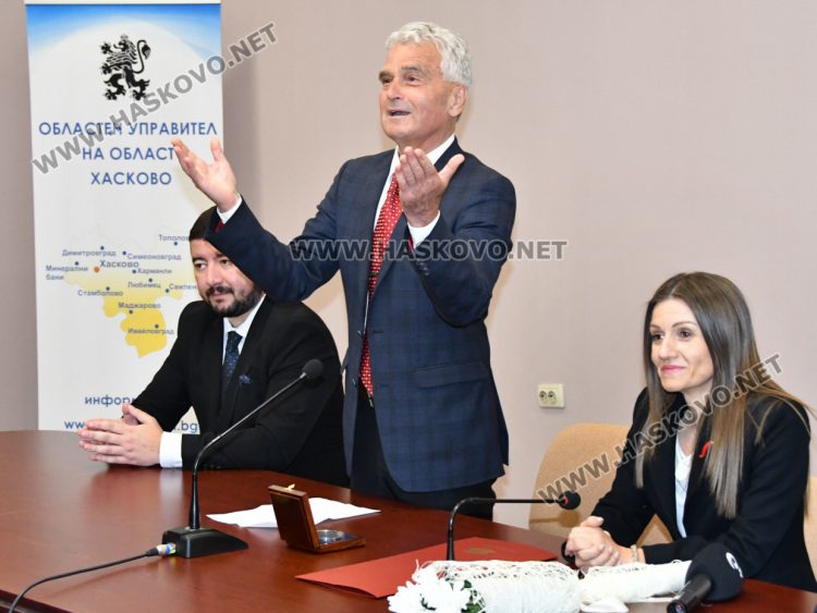 Тракийци срещнаха учители, писатели и поети в навечерието на Деня на будителите