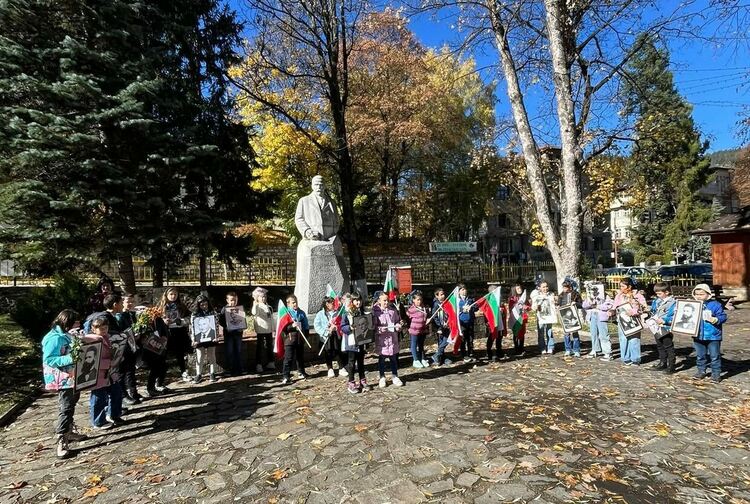 По пътя на будителите – Чепеларе отдаде почит на духовните си водачи