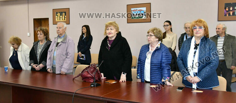 Тракийци срещнаха учители, писатели и поети в навечерието на Деня на будителите