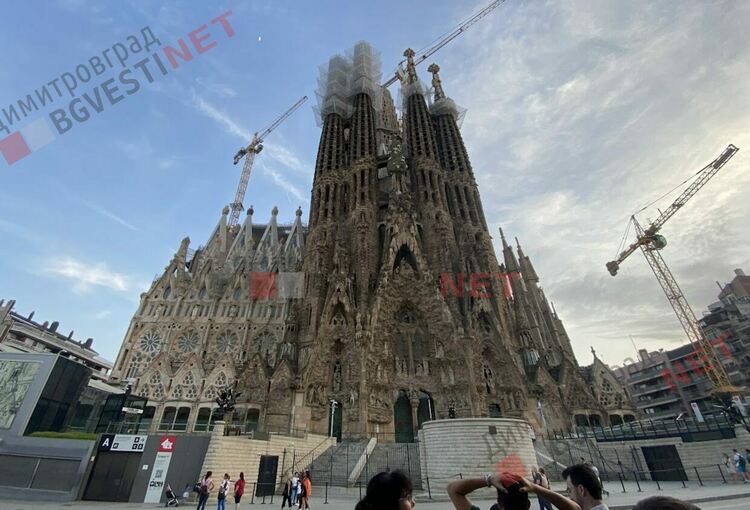 „Саграда Фамилия“ в Барселона стана най-високата църква в света