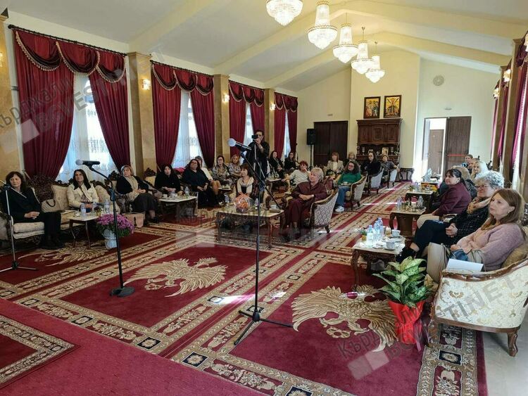 Директорите на училища от Кърджали гостуваха в манастира "Св.Йоан Предтеча"за Деня на народните будители