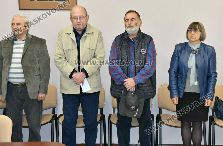 Тракийци срещнаха учители, писатели и поети в навечерието на Деня на будителите