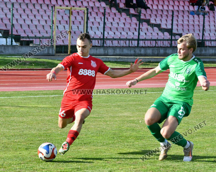 ОФК „Хасково“ мина безпроблемно през „Секирово“