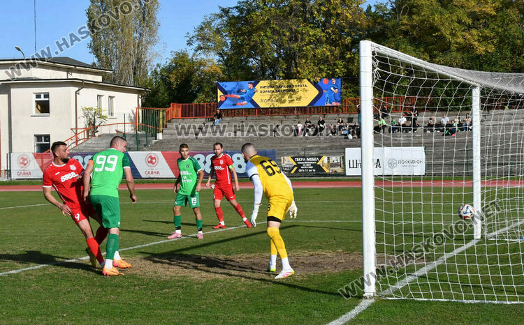 ОФК „Хасково“ мина безпроблемно през „Секирово“