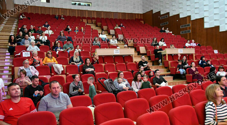 Над 500 деца показват таланти на Арт фестивала „Фантазия“ 