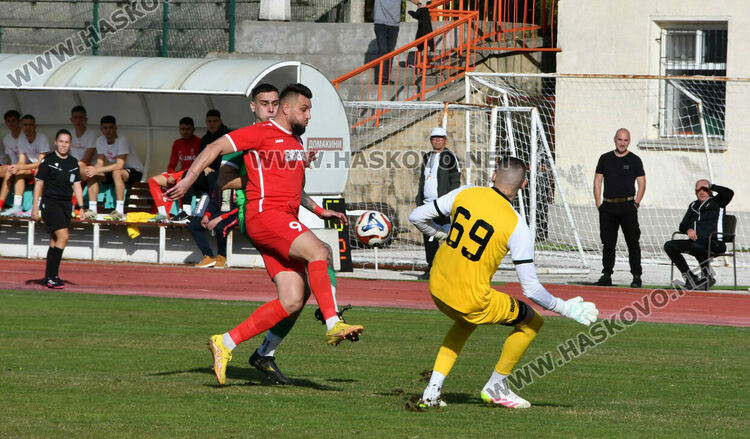 ОФК „Хасково“ мина безпроблемно през „Секирово“