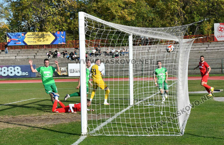 ОФК „Хасково“ мина безпроблемно през „Секирово“
