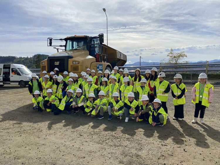 Емоционална връзка между семейството и работната среда създаде инициативата „Гордея се с труда на моите родители“