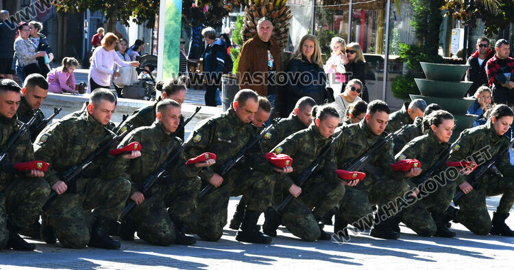 Заупокойна молитва за загиналите воини отслужиха пред паметника на Незнайния воин