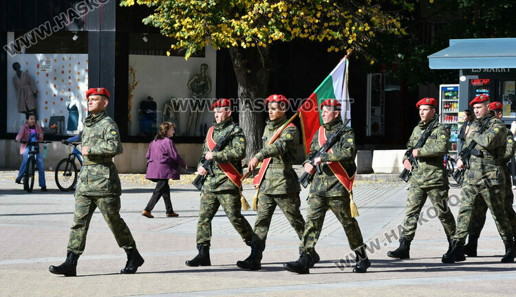 Заупокойна молитва за загиналите воини отслужиха пред паметника на Незнайния воин